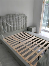 Load image into Gallery viewer, Leather Bed HY05
